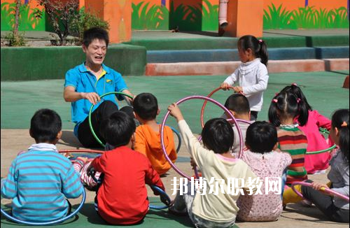 貴州2020年男生上什么幼師學(xué)校好