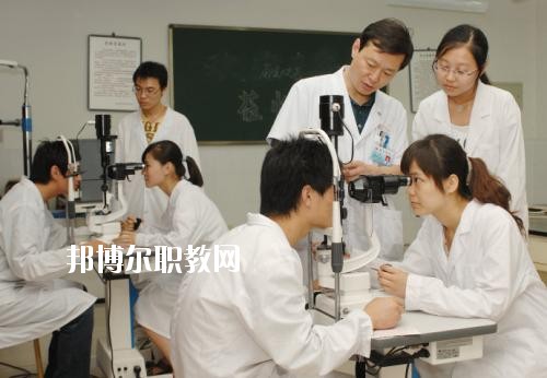 四川2020年設(shè)有衛(wèi)校的公辦大專(zhuān)學(xué)校
