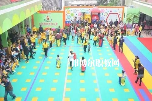 四川2020年初中生女生讀什么幼師學校好