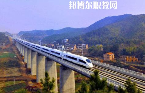甘肅2020年高鐵學校中專升大?？际裁? width=