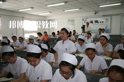 成都2020年讀衛(wèi)校需要什么證件