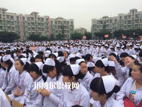 成都2020年沒有畢業(yè)證可以讀衛(wèi)校嗎