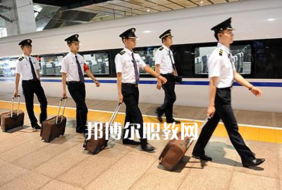 甘肅2021年讀高鐵學(xué)校一年要多少錢