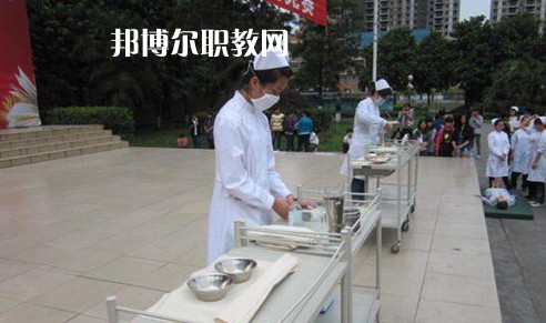 成都2021年衛(wèi)校和中專有哪些區(qū)別