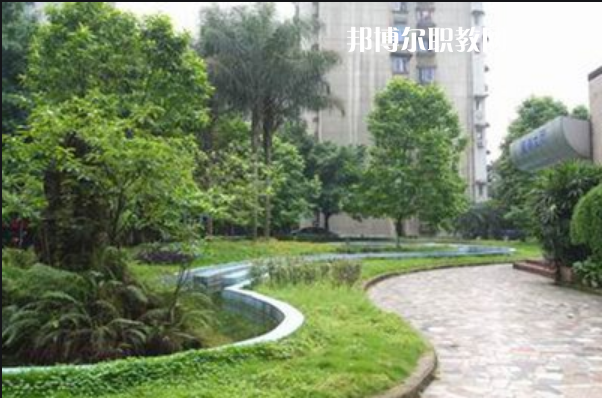 重慶2021年初中生能考鐵路學校嗎