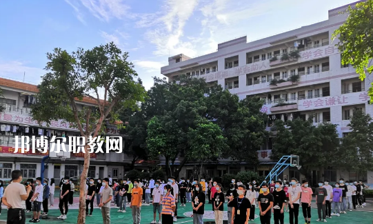 佛山騰飛技工學(xué)校2021年學(xué)費(fèi)、收費(fèi)多少