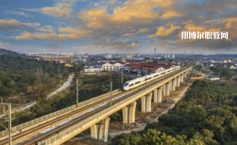 重慶2021年鐵路學(xué)校一般有哪些專業(yè)