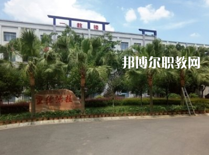 重慶2021年女生上什么鐵路學(xué)校比較好