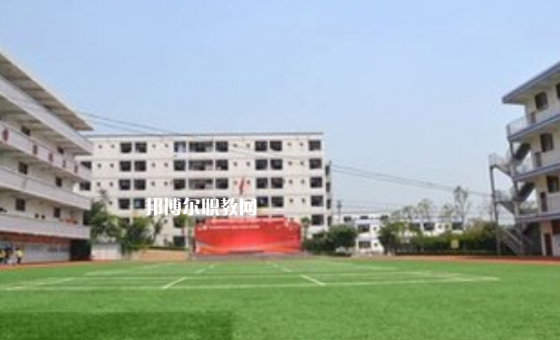重慶2021年女生學(xué)什么鐵路學(xué)校好
