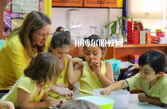 武漢2021年初中生學(xué)幼師學(xué)校怎么樣