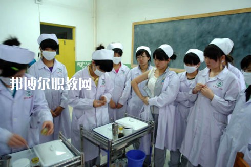 成都2021年女生讀衛(wèi)校有前途嗎