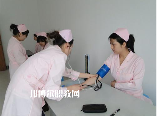 西安2021年衛(wèi)校適合女生學(xué)嗎