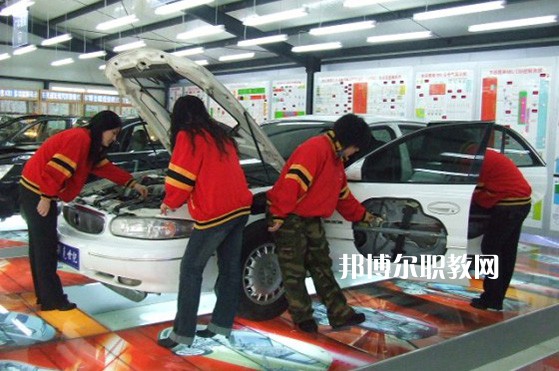 四川2021年在汽修學(xué)校學(xué)什么專業(yè)好