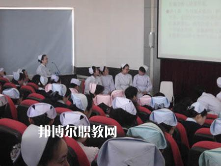 成都2021年衛(wèi)校有哪些專業(yè)適合女生