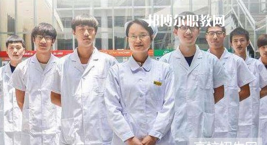 成都2021年男生上什么衛(wèi)校比較好