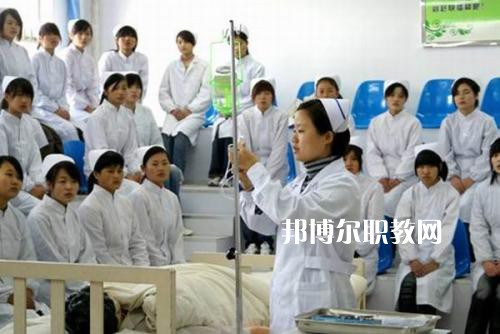 成都2021年男生在衛(wèi)校學(xué)什么好