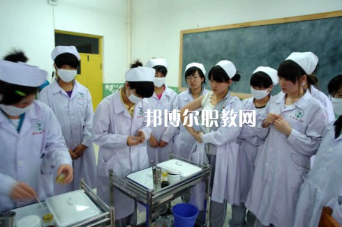 成都2021年適合男生的衛(wèi)校