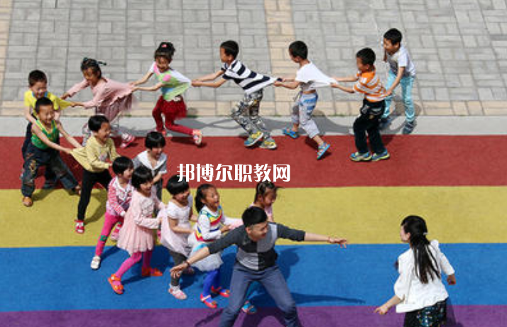 武漢2021年初中生可以讀的幼師學(xué)校
