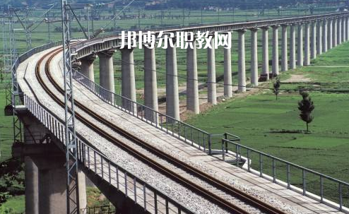 甘肅2020年高鐵學(xué)校好還是職高好