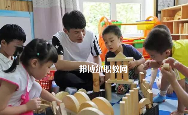 武漢2021年幼師學(xué)校什么專業(yè)有前途