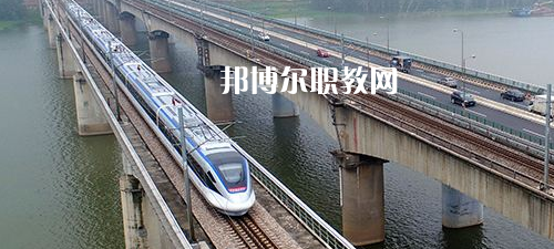南寧2021年初中生能讀鐵路學校嗎