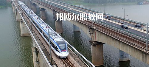 南寧2021年初中生能讀什么鐵路學(xué)校