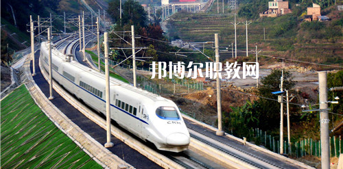 南寧2021年初中生能讀的鐵路學(xué)校