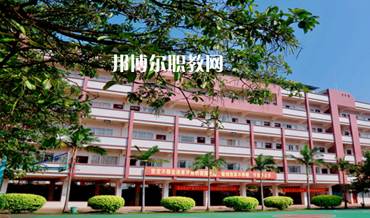 肇慶廣寧衛(wèi)生中等職業(yè)技術(shù)學(xué)校2021年報名條件、招生要求、招生對象