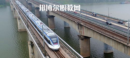 南寧2021年初中生讀鐵路學校怎么樣