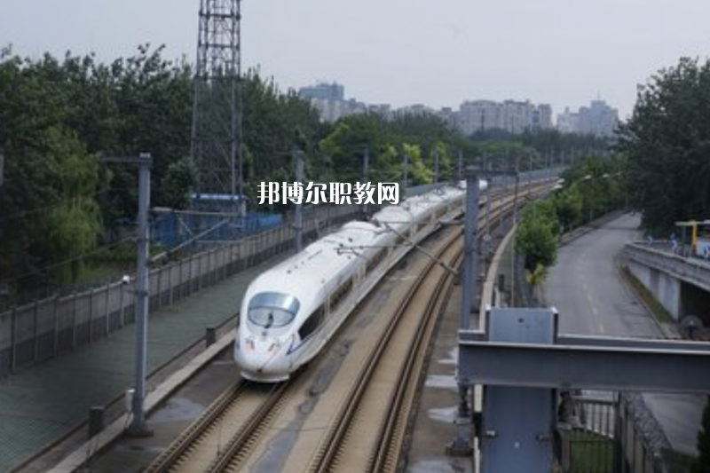 重慶2021年沒有畢業(yè)證可以讀鐵路學校嗎