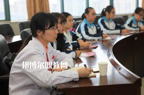 成都2021年衛(wèi)校大專招生