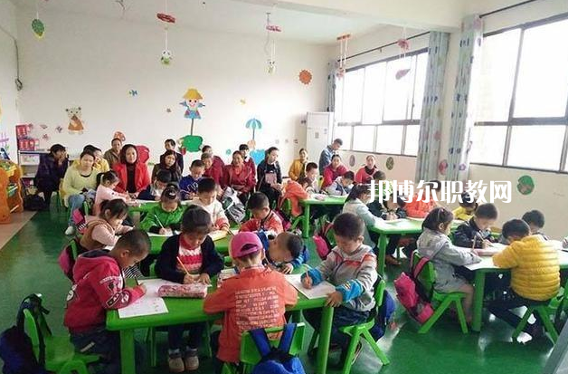 武漢2021年幼師學(xué)校什么專業(yè)比較好