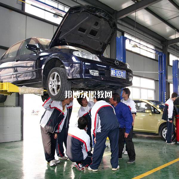 四川2021年初中生可以考什么汽修學(xué)校