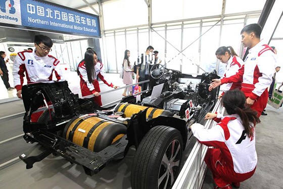 四川2021年初中生讀什么汽修學(xué)校最好