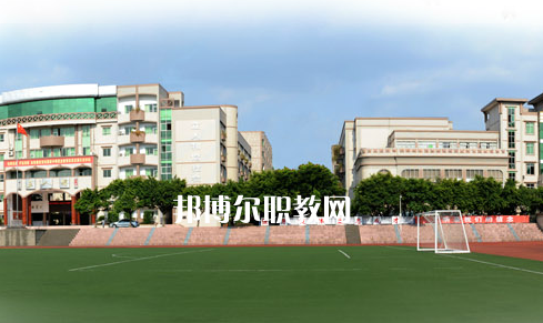 重慶2021年初中生女生讀什么汽修學(xué)校好