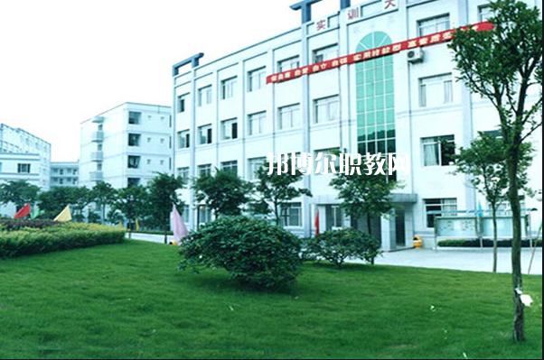 重慶2021年女生讀什么鐵路學(xué)校