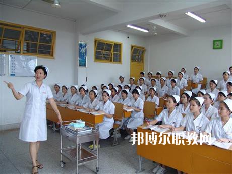 成都2021年初中生報(bào)什么衛(wèi)校最好