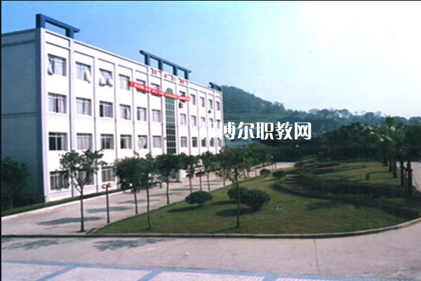 重慶2021年男生讀什么鐵路學校好