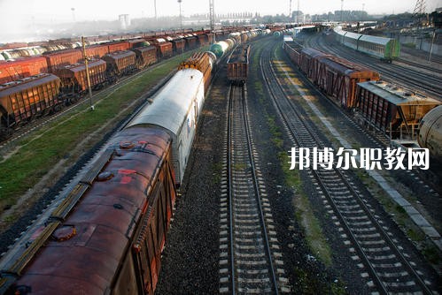 四川2021年男生在鐵路學(xué)校學(xué)什么好
