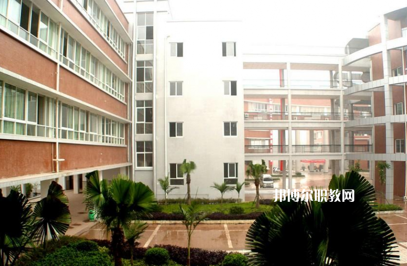 重慶2021年中學畢業(yè)讀什么鐵路學校