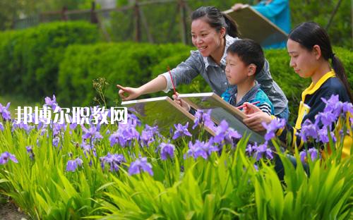 江蘇2021年適合女生的幼師學(xué)校專業(yè)