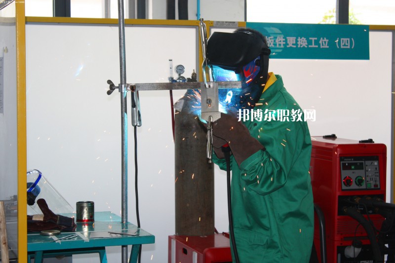 四川2021年女生上汽修學(xué)校學(xué)什么專業(yè)好