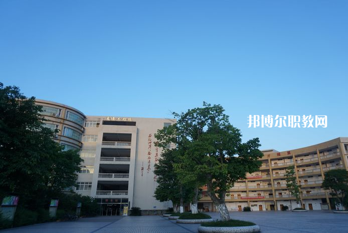 重慶2021年初中生報什么汽修學(xué)校好