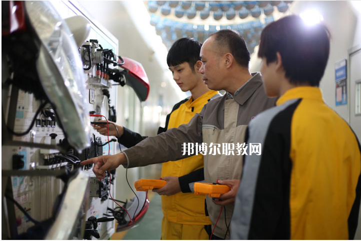 重慶2021年現(xiàn)在汽修學(xué)校學(xué)什么專業(yè)好