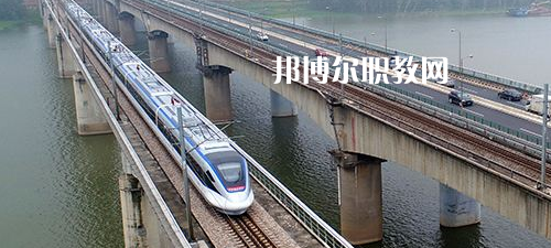 南寧2021年鐵路學校有哪些專業(yè)適合男生