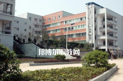 重慶2021年鐵路學(xué)校招生電話