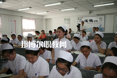 成都2021初中生可以學(xué)衛(wèi)校嗎