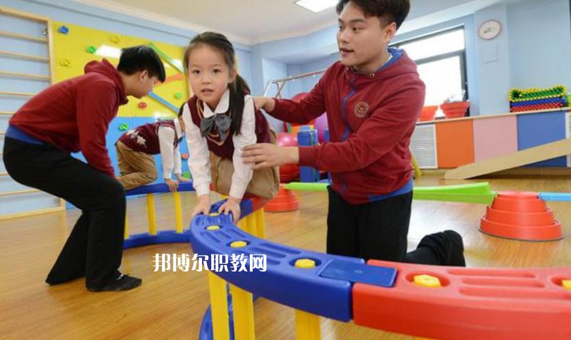 武漢2021年適合男生的幼師學(xué)校專業(yè)