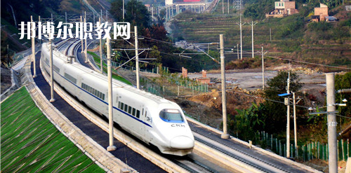 南寧2021年男生讀鐵路學(xué)校好嗎