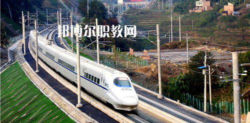 南寧2021年男生初中畢業(yè)上鐵路學(xué)校